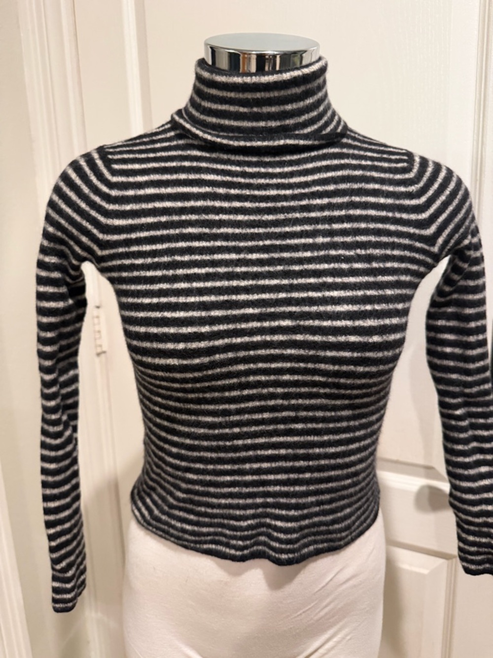 Ralph Lauren Black & White Striped Turtleneck Sweater 100% Cashmere